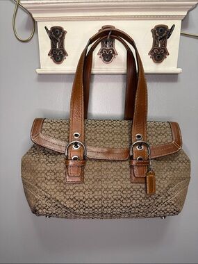 ショルダーバッグ RARE COACH SOHO signature 17093 hand bag Coach Beige Signature C Soho Shoulder Bag – Rediscover Vintage
